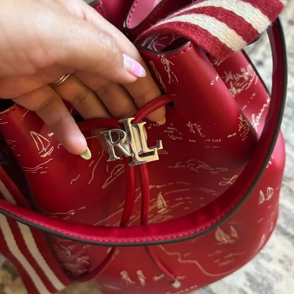Ralph Lauren Andie drawstring bucket bag red andie 19 sailboats - Picture 6 of 13